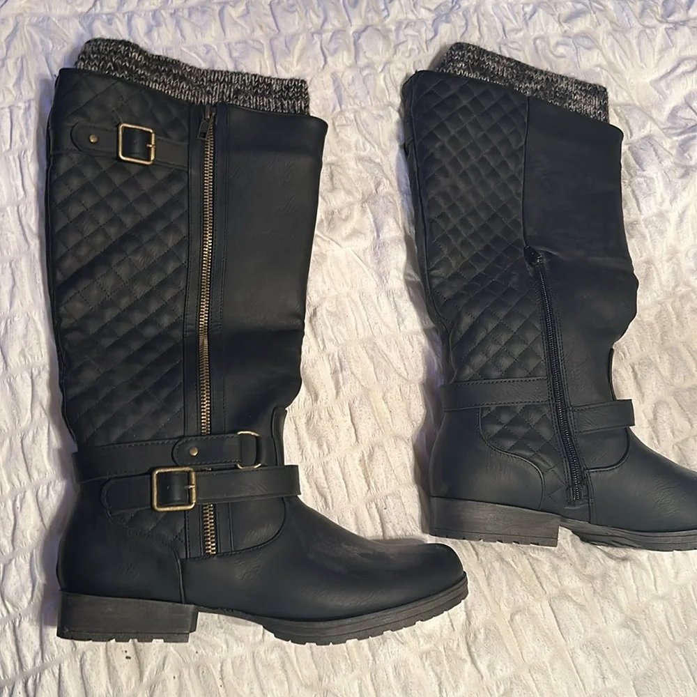 Boots size 10 - Picture 4 of 6